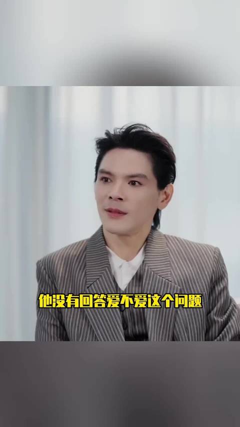 向佐回忆郭碧婷梳洗顶背开会，抱子加油