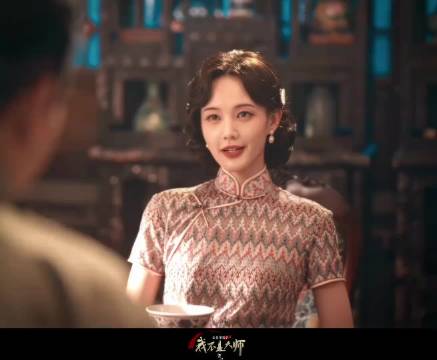 江飞燕：威士忌 老曹：什么记？马记？王记？…