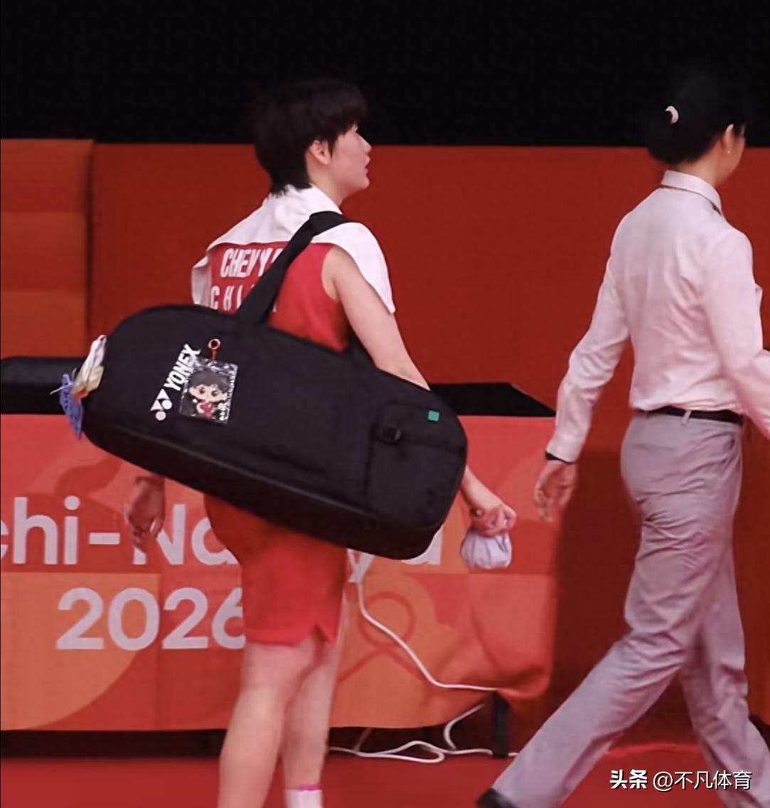 陈雨菲5-21惨败安洗莹，王祉怡19-16领先被翻，国羽女单无缘决赛