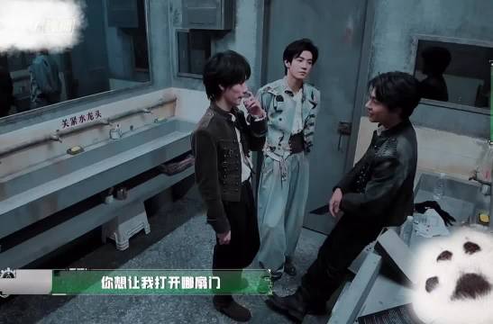 张真源密室转角遇NPC，惊吓瞬间又好笑又心疼