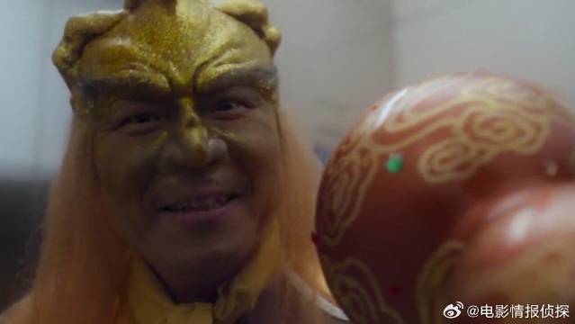 小伙化身金角大王 挨个点名谁都逃不掉，闹得人心惶惶