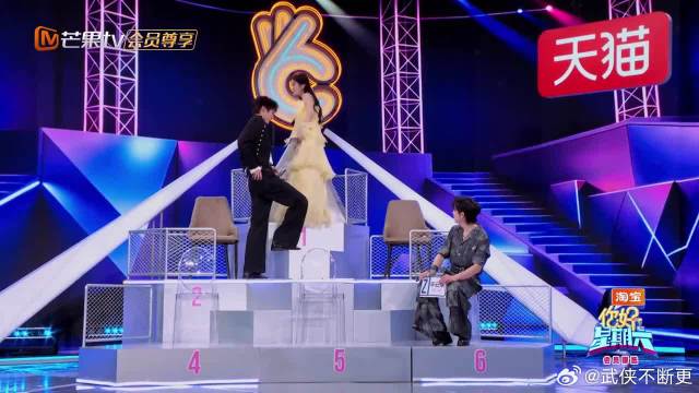 不愧是小情侣，周柯宇包上恩宁愿挤在一起也不要分开，磕疯了丨你好星期六