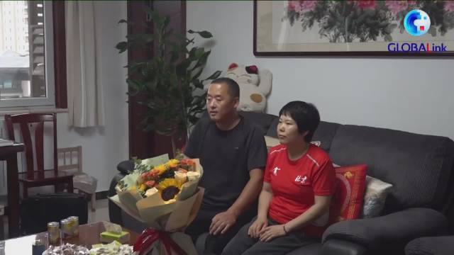 张家齐东京奥运夺冠，父母采访称其有实力，奖励做饭转转