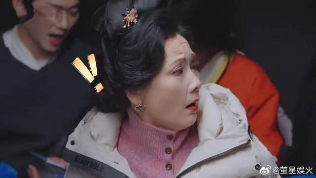 学员为了抢角色拼了，何赛飞扭头看到开思源的造型，被吓得差点腿软！