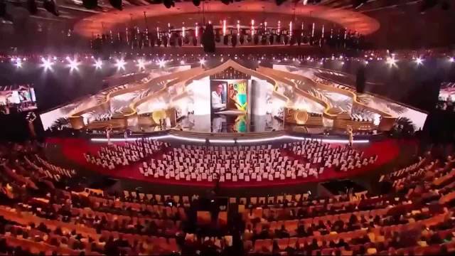 金鹰奖座位暴露咖位！杨紫坐第二排，于和伟坐边上，C位是胡歌！