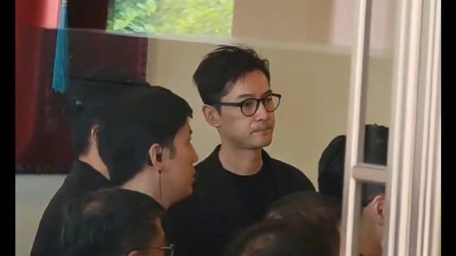 这场跨越荧幕的师徒告别，真的戳到很多人…