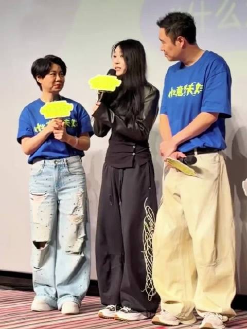 沈佳润夸奖妈妈踩刹车，小沈阳笑看母女闹腾