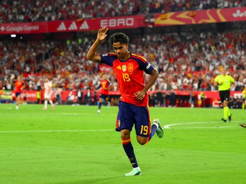 4-1！三年前决赛重演：FIFA第1完胜 19岁天才2射1传 近8场11球7助