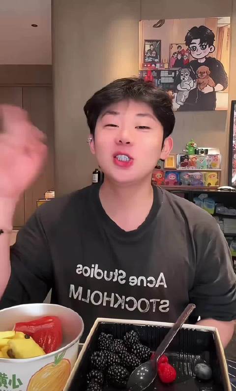 小黄豆称10月8号拍蔡徐坤代言起亚广告