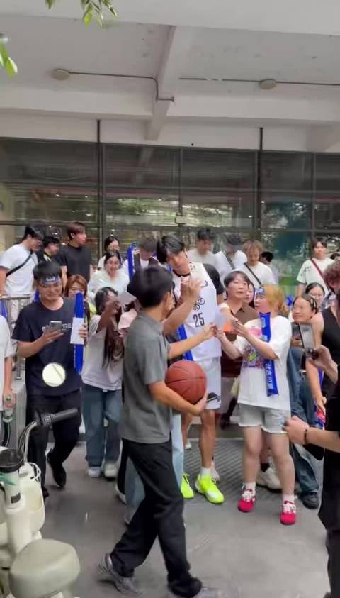 坚持自有万般力量吴勇豪
