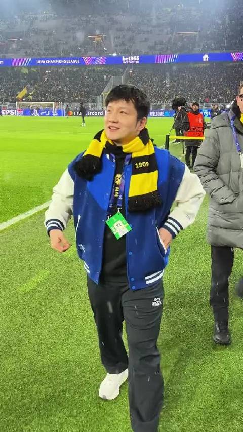 一段珍藏的视频：樊振东和蒂姆波尔漫步雪中的伊杜纳信号公园…