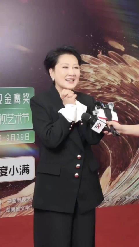 张凯丽64岁生日携微短剧过海亮相金鹰节