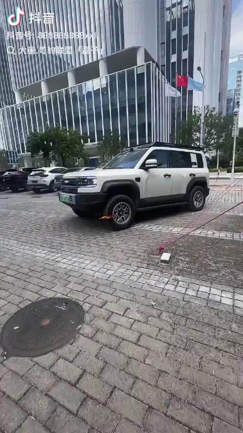 曾经脑补过的画面，终于有人拍了，虽然不提倡…