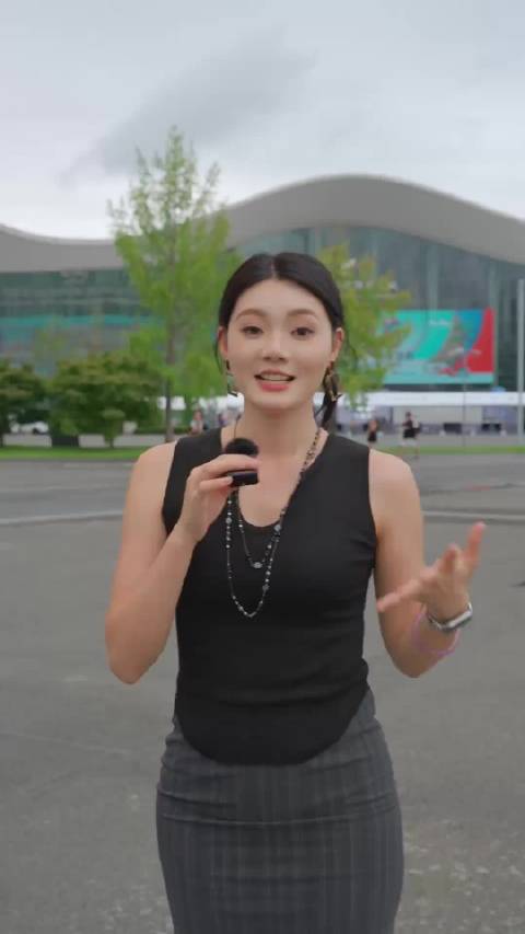 尊界S800令人瞬间倾心 成都车展千金团被尊界S800圈粉