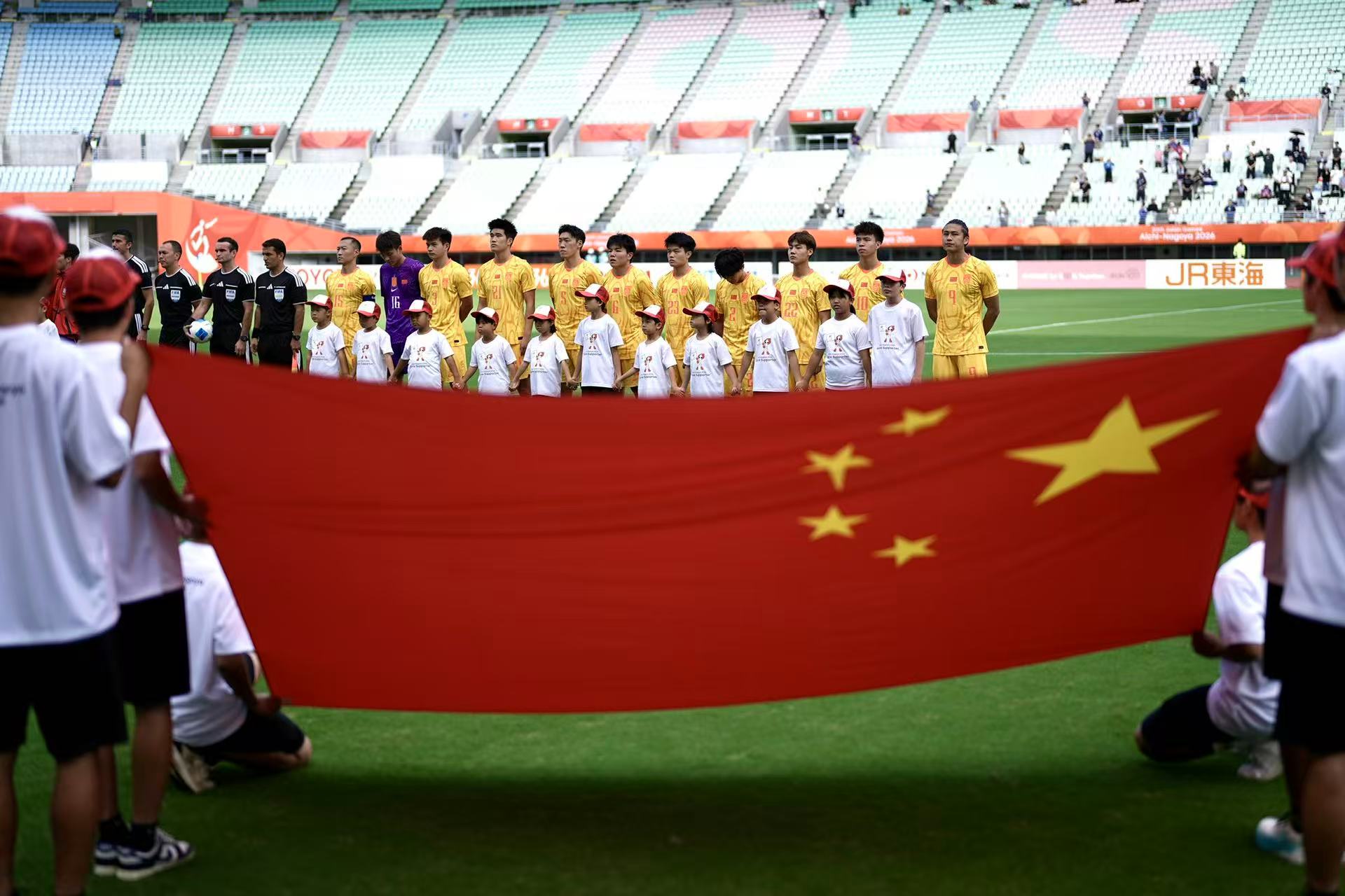 李英俊：裁判站在我们这边，中国队亚运半决赛1-2被逆转争议何在