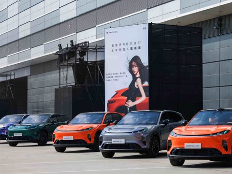 15万左右空间大的新能源SUV，极狐阿尔法T7自在宽适