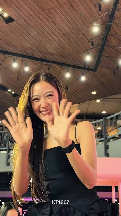 看到这个视频我真的又被这只猫治愈了  cr.KT1867