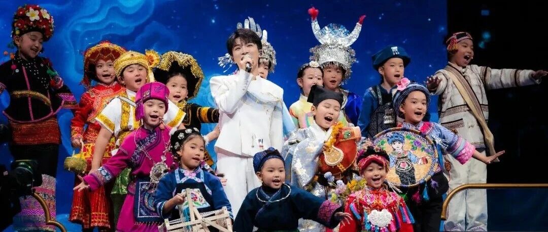 贵州歌手周深在人民日报撰文