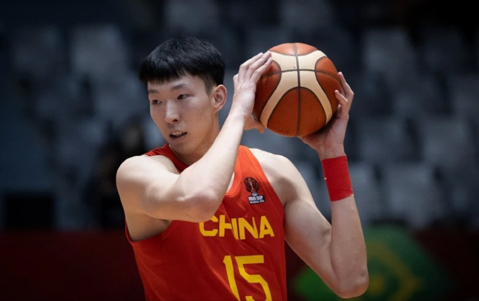 周琦请缨亚运却落选：内线核心的能力之问