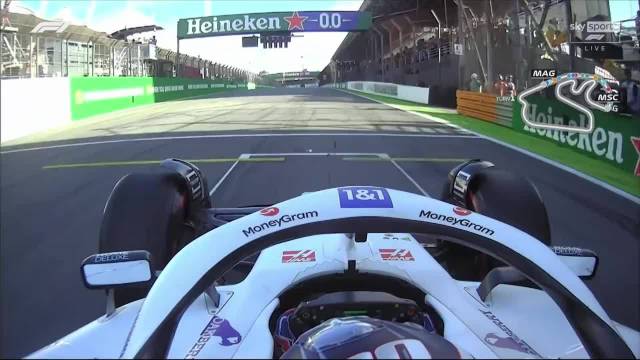 F1巴西站冲刺赛梅奔状态回暖，头哥心情大好，周冠宇受访