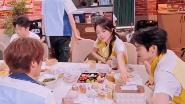 李小冉问赵今麦你们还有戏拍