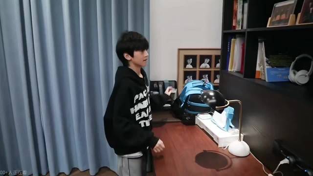 350万嘛！TFBOYS的祖师爷签名照，可以理解
