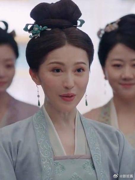 在这里演我逛街网购的精神状态呢？简直是在演我