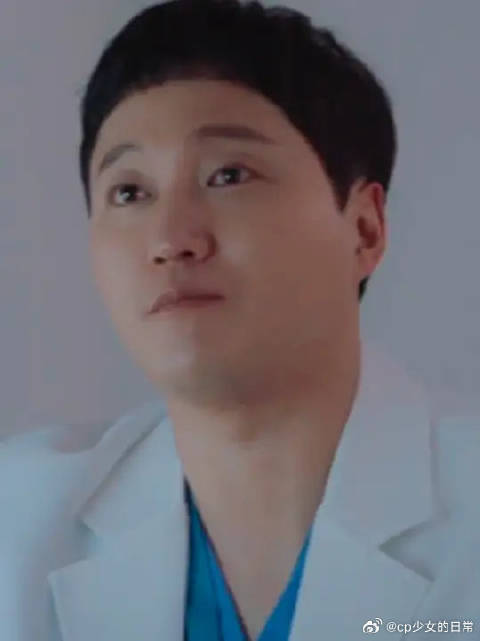 候诊室的安静，是妈妈们最温柔的共情