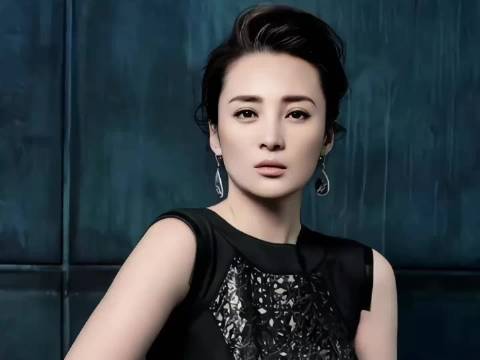 蒋勤勤回应老公拍甄嬛传身边美女，回答尽显格局