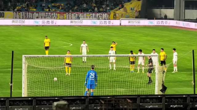 津门虎战青岛西海岸，闫炳良献国门级扑救