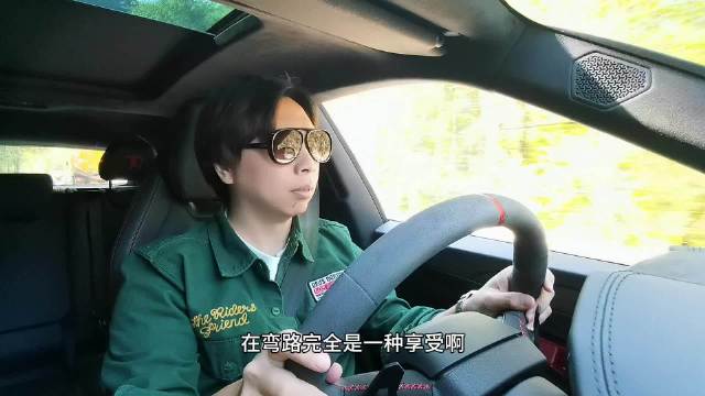 兰博基尼Urus SE山路表现，运动模式V8声浪与电机推背感