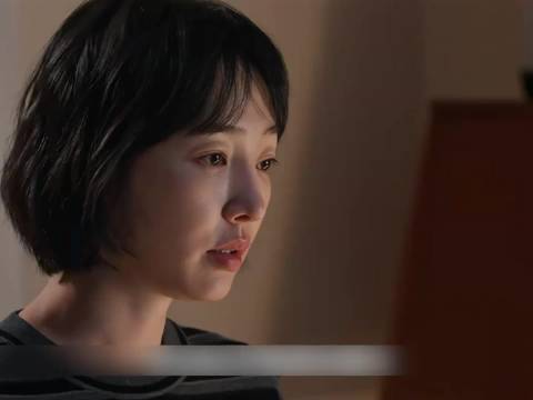 丈夫高萍送家教戒指，妻子加微信反遭指责