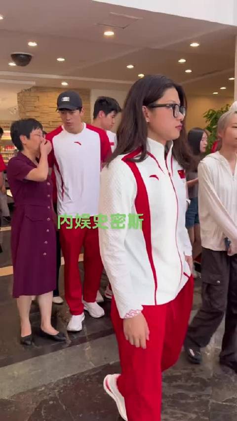 潘展乐和汪顺同场联手简直王炸，两位世界冠军一出手就是统治级表现…