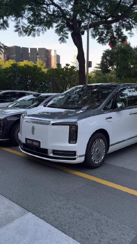 路遇尊界百万MPV V800鸿蒙智行 江淮汽车
