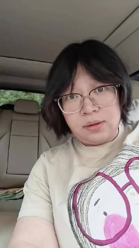 心理学家称张家齐妈妈活在幻想中，批评其教育方式