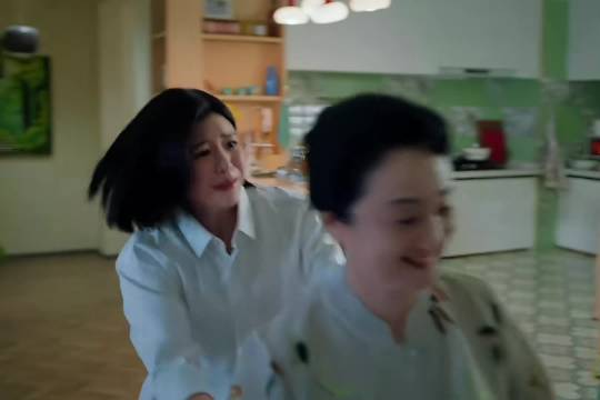 陈妍希周柯宇新剧，岑矜李雾被老妈抓包现行