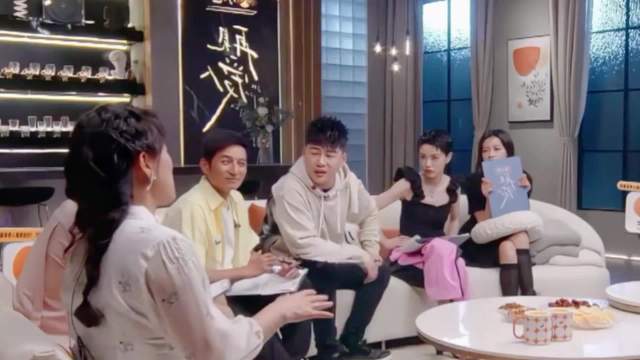 我认可沈教授的解释，爱情不会变成亲情，因为亲情比爱情更高阶