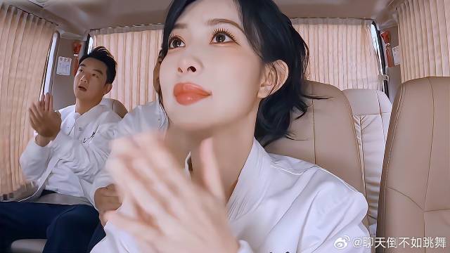 孟子义藏不住一点 这小眼神，快长到李昀锐身上了！
