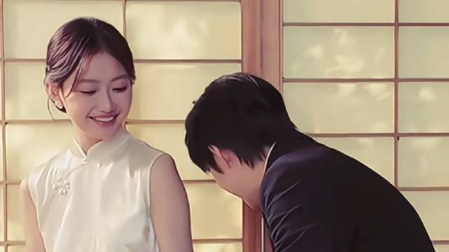 思思温婉适合新中式，与译航有少年夫妻感