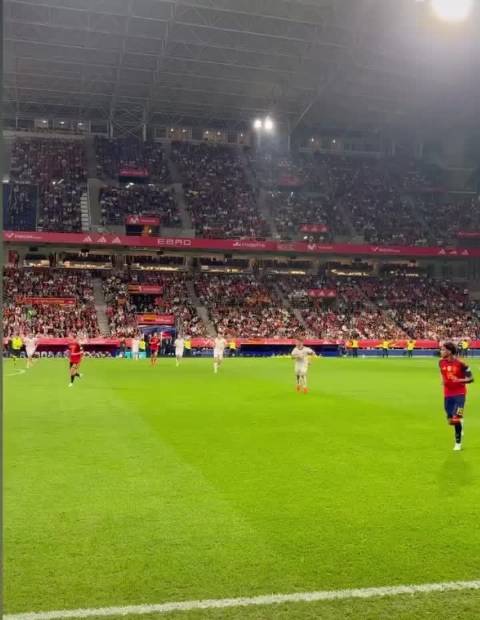 亚马尔的松弛感 逸达看球