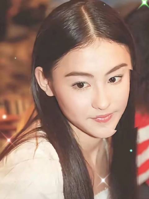 张柏芝年轻容颜眉目如画，清丽出尘成黄金时代绝美模样