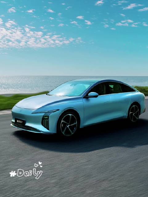 星海S7后排宽敞可纯平放倒，220V外放电满足露营用电