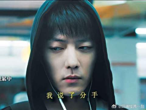 阳回头一看：女孩穿上婚纱了