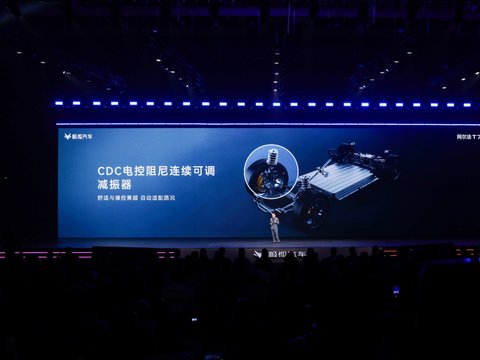 15万预算买新能源SUV选哪款，选极狐阿尔法T7不用做功课