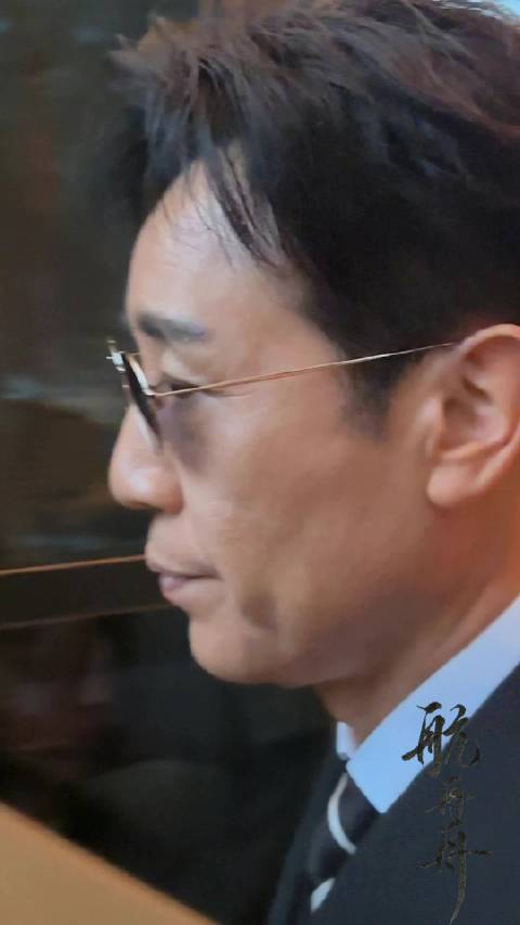 反复品味金鹰奖这一身