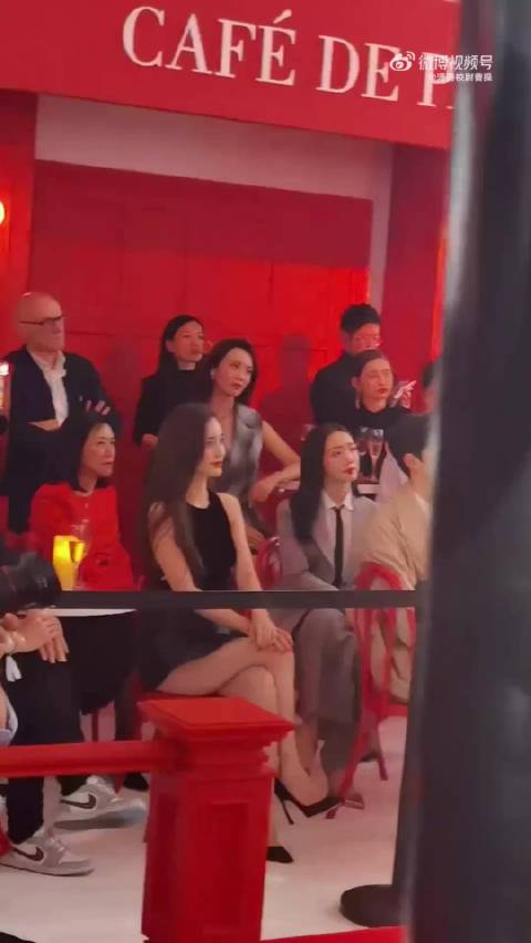 杨颖迪奥活动现场，baby姐美得让人眼前一亮！