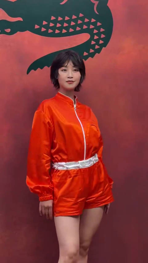 王一博蓝盈莹巴黎时装周同场看秀