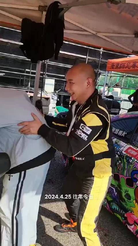 林高远打乒乓球厉害是大家公认的，业余玩漂移也相当厉害，这波操作有点帅