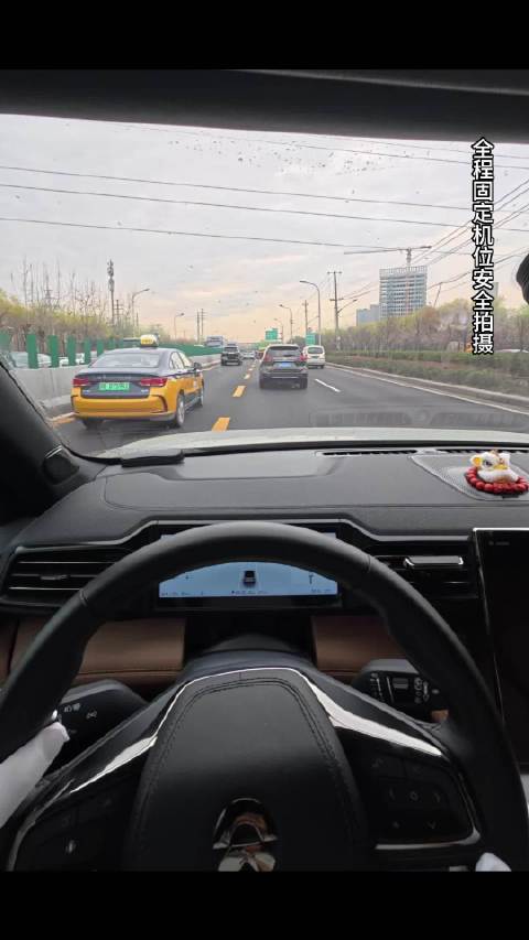 为什么老司机说开车像在同时开五辆车？
