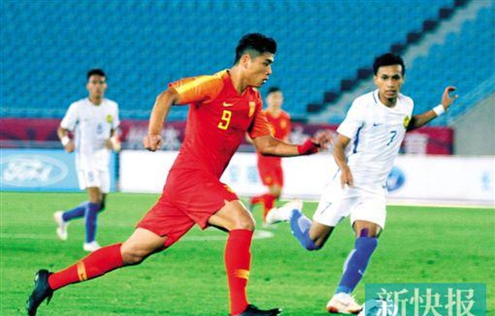 U23国足时隔三十年再夺亚运铜牌 李昊单场封神被主帅高举!换下张玉宁后进攻瘫痪杨希失误成焦点